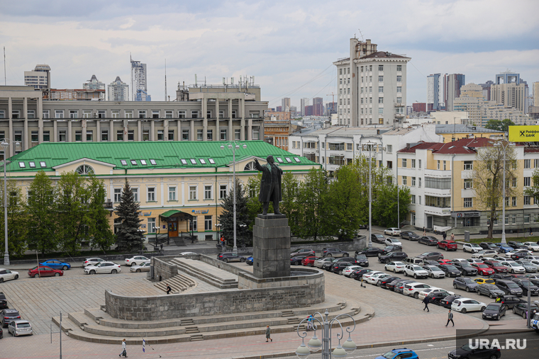 Хотел екатеринбург. Парковка на площади 1905 года Екатеринбург. Площадь 1905 года Екатеринбург. Площадь 1905 года Екатеринбург фото. Если центр.