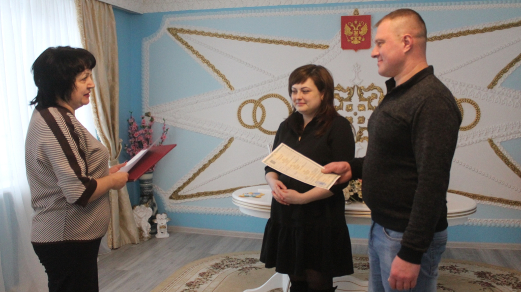 Первого малыша года Андрея зарегистрировали в ЗАГСе Карачевского района