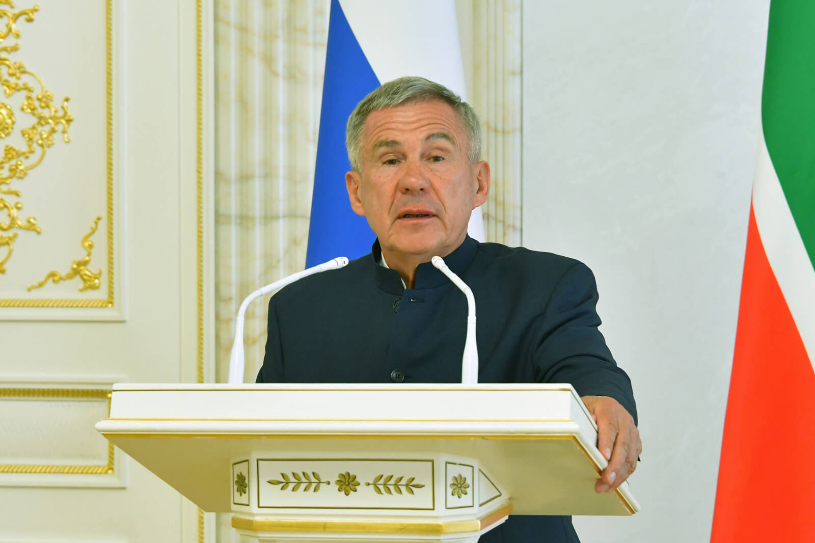 Рустам Минниханов