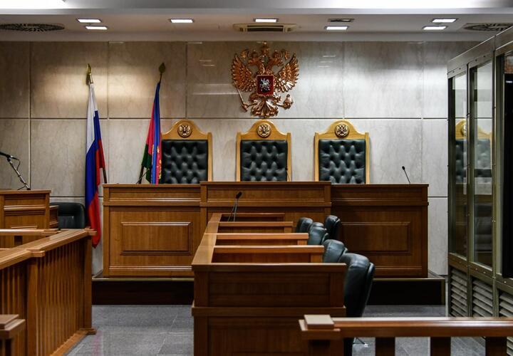 Посадил ребенка на цепь, но просит жалости к себе. На Кубани отклонили прошение изверг