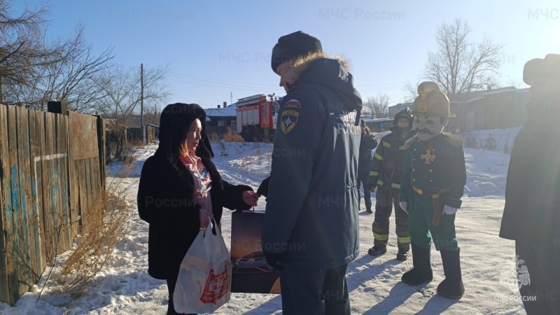 Забайкальские спасатели исполняют желания детей