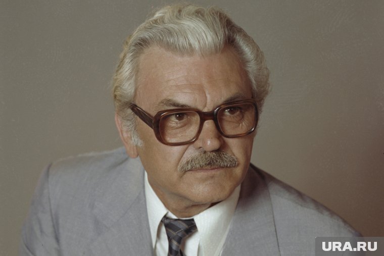 С Бондарчуком Макарова разводилась два раза