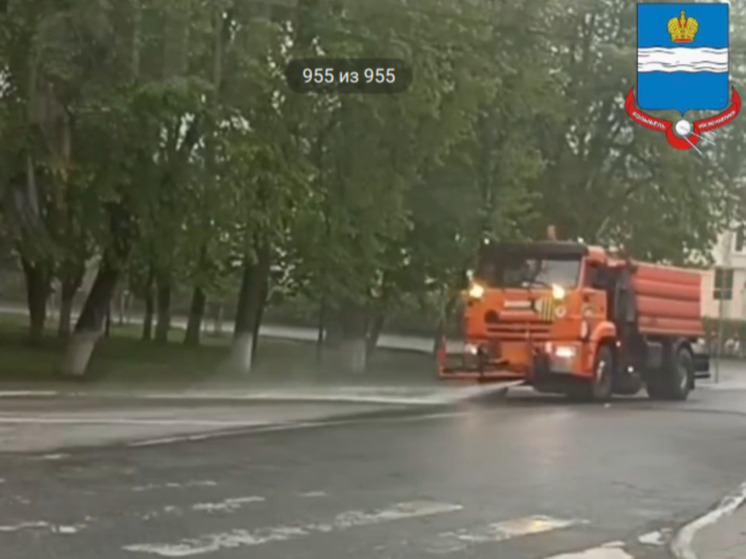 Калужские дороги начали поливать дважды в день
