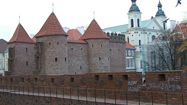 Такого не было в современной истории Польши: Неожиданный поворот для Варшавы. Поляки высказались о России и Украине