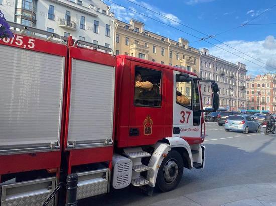 Россия передала Кыргызстану 40 пожарных машин