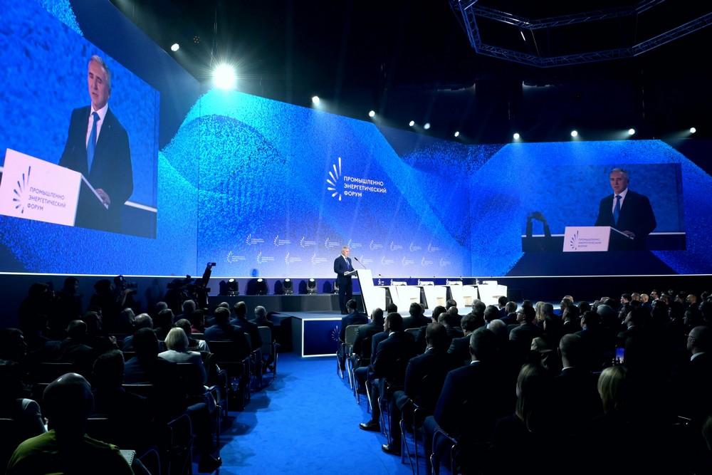 Александр Моор подвел итоги Промышленно-энергетического форума TNF-2025