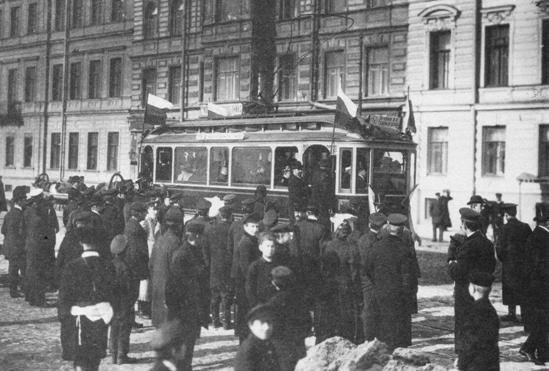 1907 год первый городской автобус. Трамвай СПБ 1907. Первый трамвай в Санкт-Петербурге 1907. Открытие трамвайного движения в Санкт-Петербурге.