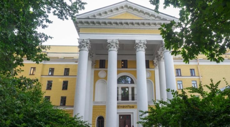 Главное здание «Ленфильма» на Каменноостровском проспекте