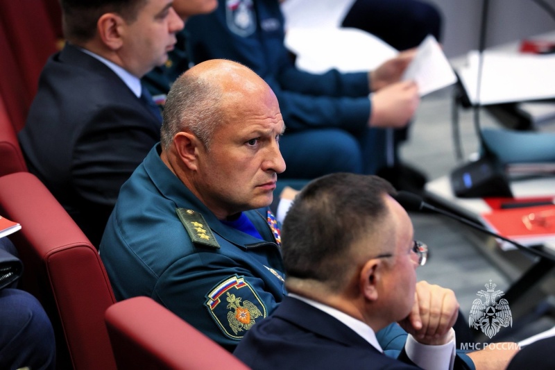 Главы МЧС России Александр Куренков и Минстроя России Ирек Файзуллин обсудили возможность объединения информационных систем ведомств