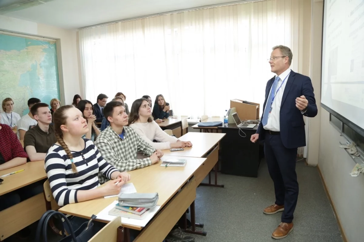 В Уральском государственном экономическом университете уже обучают тонкостям исламского банкинга.