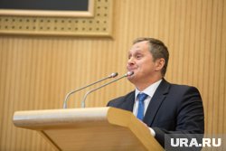 Главный югорский коммунист Алексей Савинцев раскритиковал своего бывшего коллегу по думе ХМАО — мэра Пыть-Яха Сергея Елишева