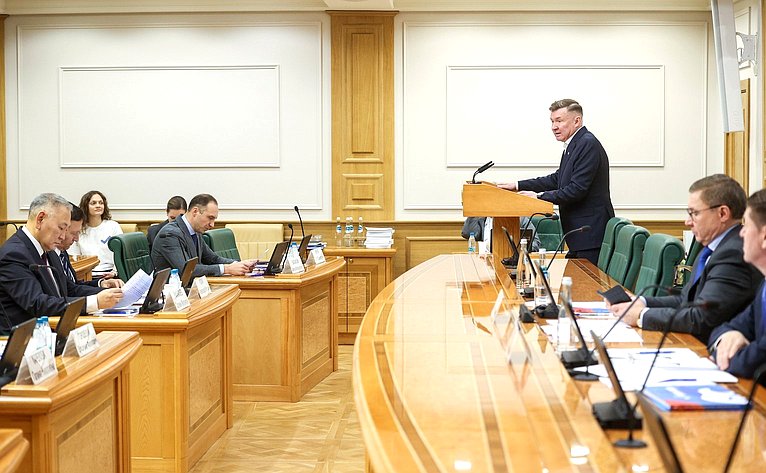 Заседание Совета по вопросам развития Дальнего Востока, Арктики и Антарктики на тему «Правовое регулирование вопросов обращения с отходами производства и потребления в населенных пунктах Арктики»