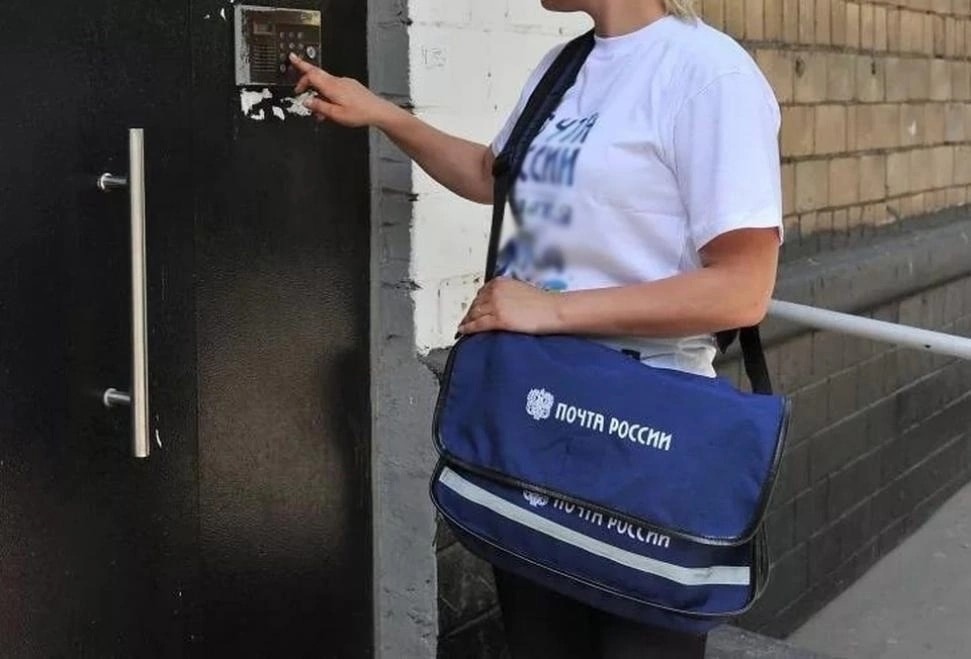 Почтальон. Почтальон россии. Почтальон почта. Почтальон россии. Фигурка почтальона.