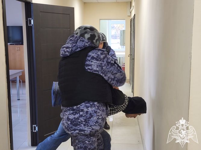 Сотрудники Росгвардии задержали нарушителя, проникшего на охраняемый объект