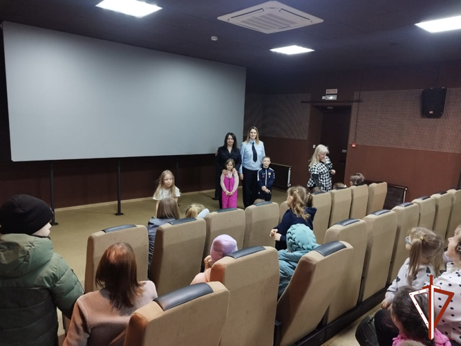 На Среднем Урале дети росгвардейцев приняли участие во всероссийской акции «Открытая премьера»