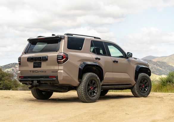 Toyota представила новый 4Runner