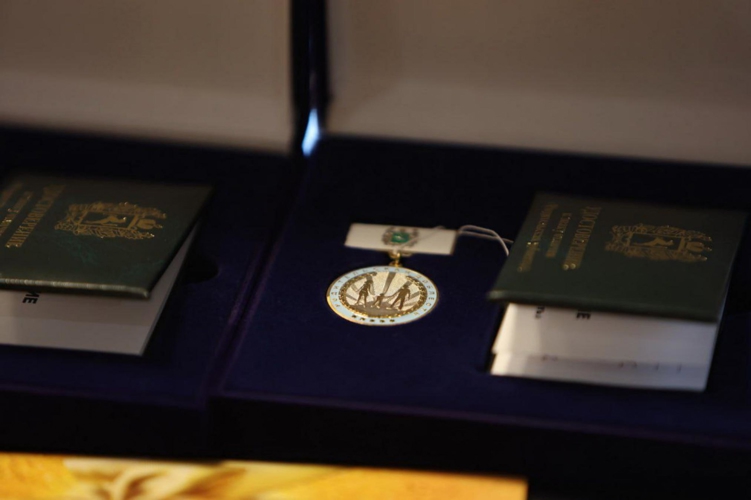 Многодетная семья росгвардейцев из Томской области удостоена знака «Родительская доблесть»