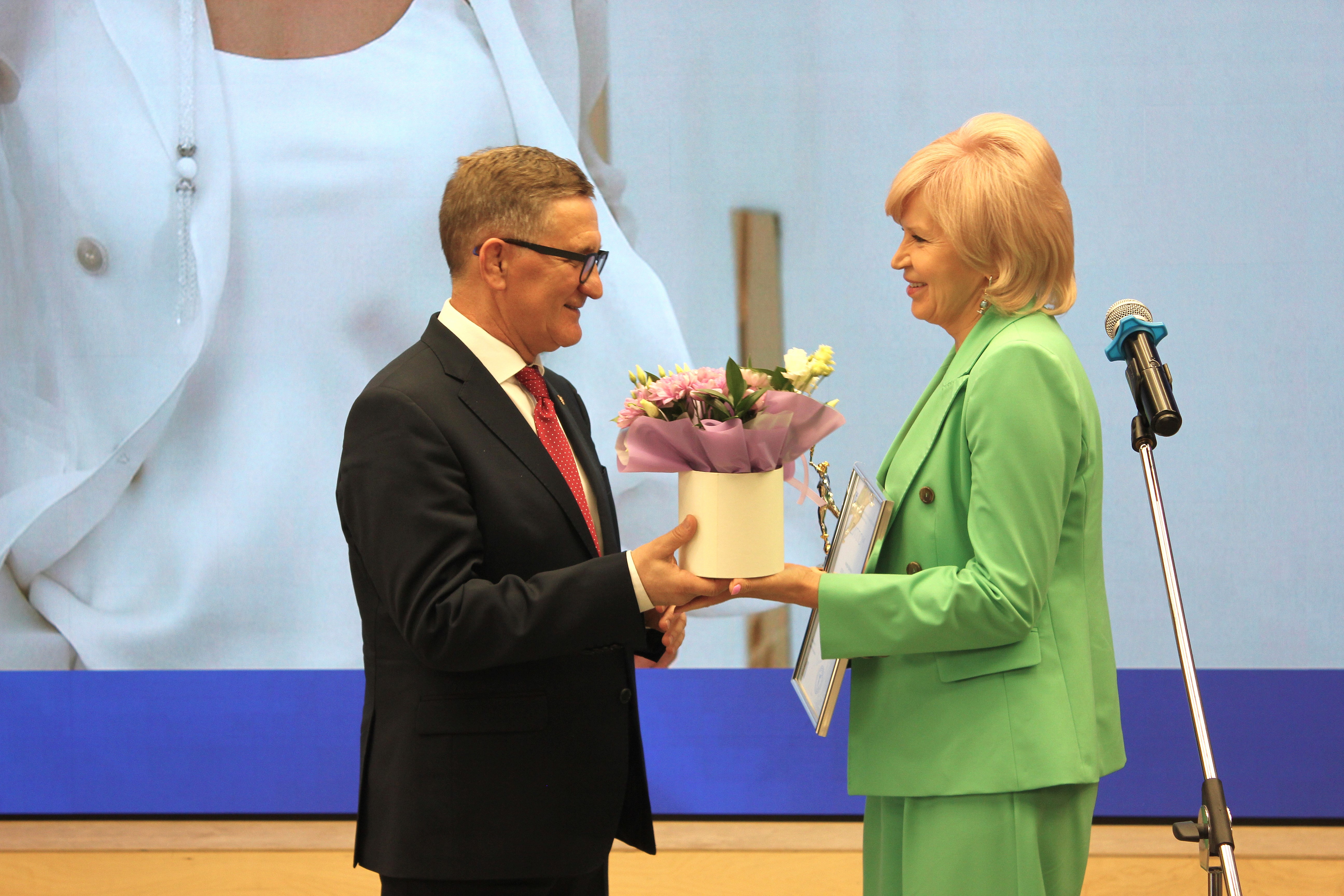 Награждение ООО «МЕЙТАН»