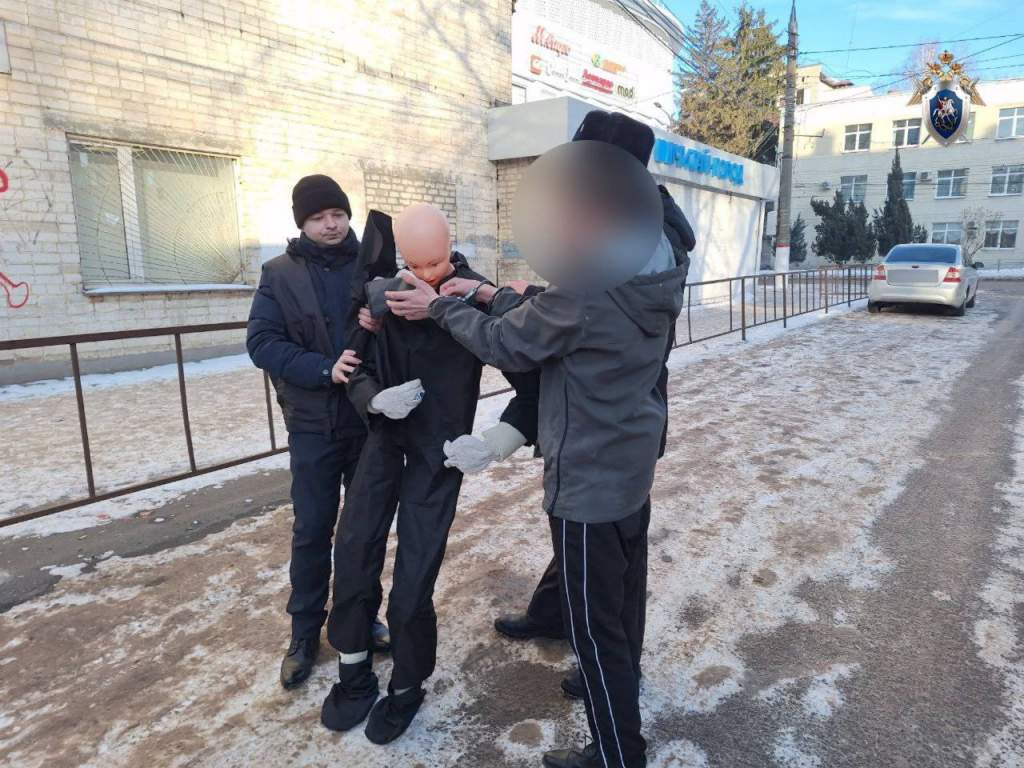 В центре Курска двое парней жестоко избили 16-летнего подростка