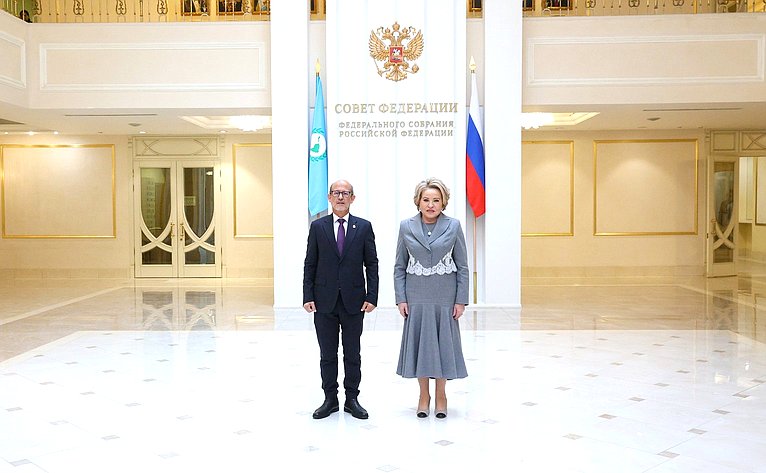 Валентина Матвиенко провела встречу с Председателем Парламента стран Латинской Америки и Карибского бассейна (ПАРЛАТИНО) Роландо Мигелем Гонсалесом Патрисио