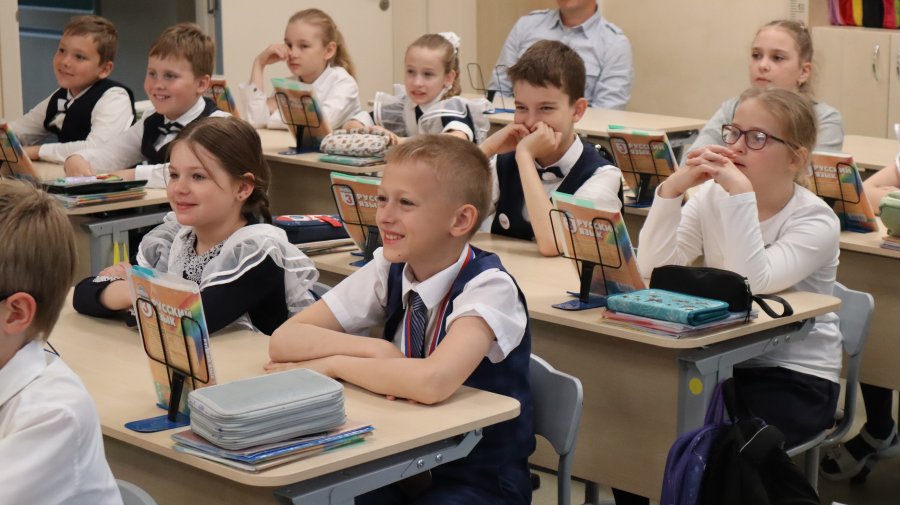 Юные севастопольцы знакомятся с миром профессий на уроках службы занятости