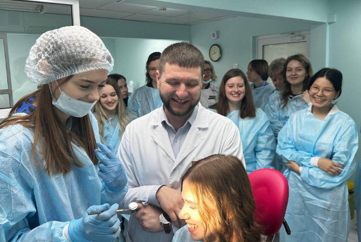 В ХГУ после долгого перерыва вновь начали готовить стоматологов-фельдшеров и ортопедов