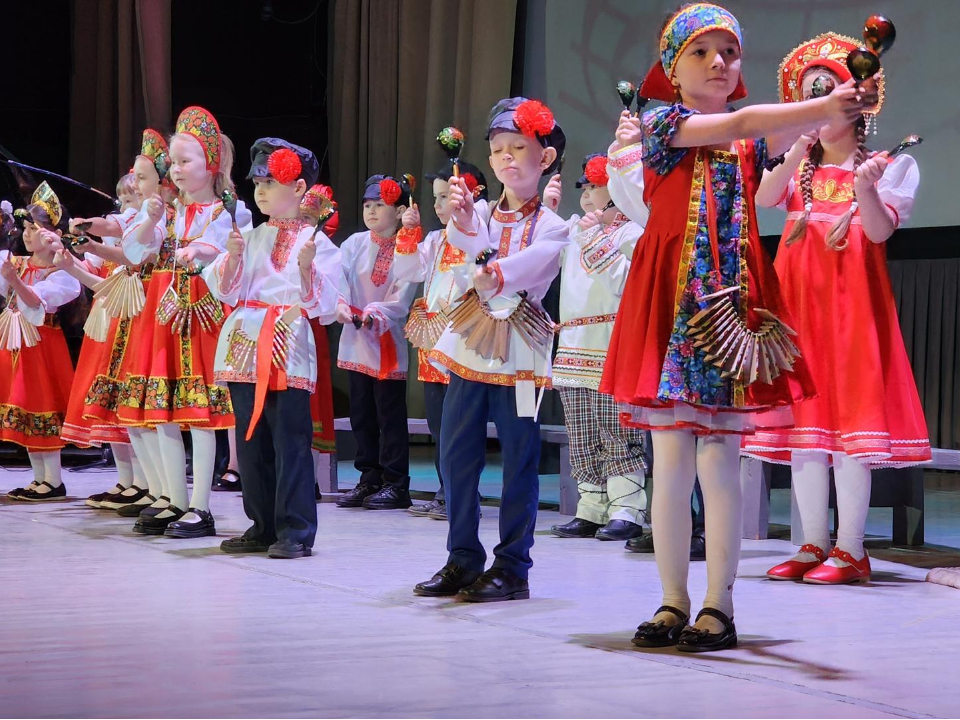 Народные песни и мелодии исполнили дети на фестивале в Лобне