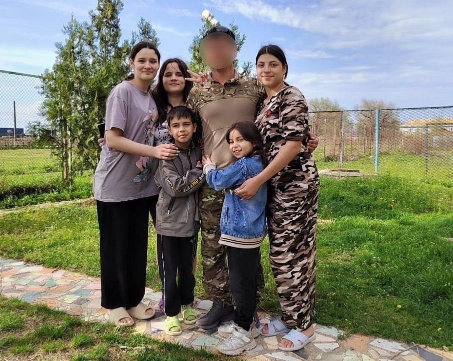 Сотрудник астраханского соццентра добровольцем отправился в зону СВО