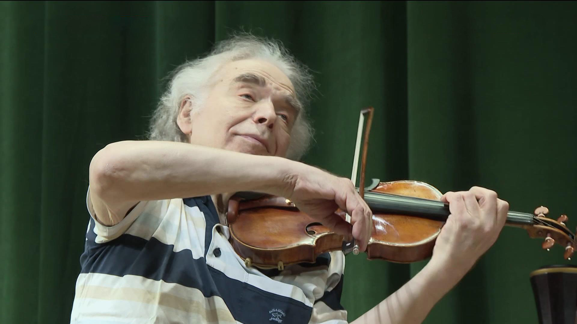 Скрипач Захар Брон дал юбилейный концерт в родном Уральске