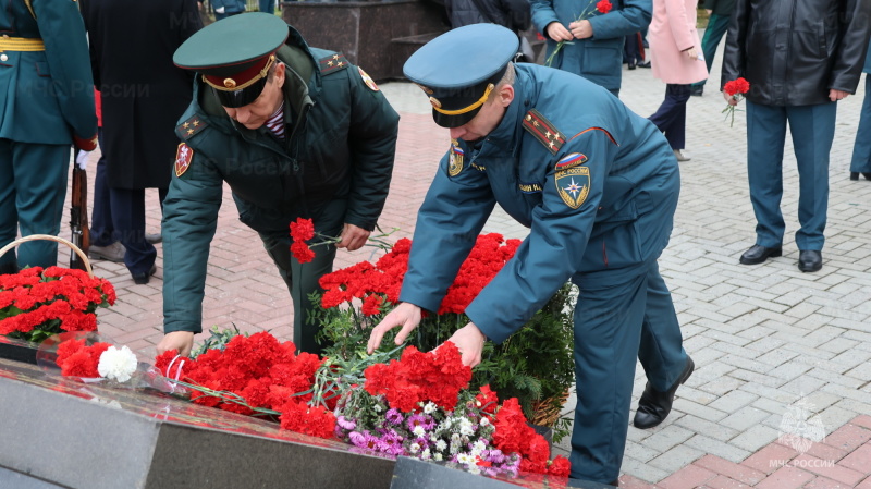 В год 35-летия МЧС России в Нижнем Новгороде открыт обновленный мемориал «Подвиг пожарного»
