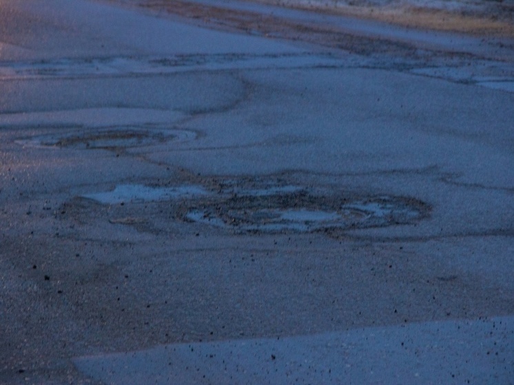 В школе Щекино нашли разрушенные ступени и опасный асфальт для учеников