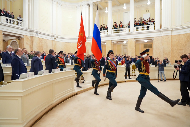 Делегация Северо-Западного округа Росгвардии приняла участие в торжественной церемонии в честь 30-летия петербургского парламента