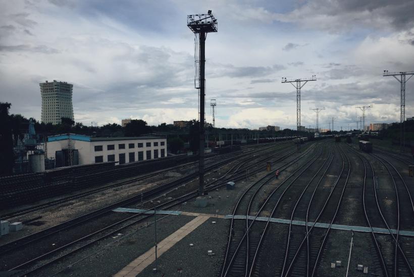 Уходящие вдаль рельсы