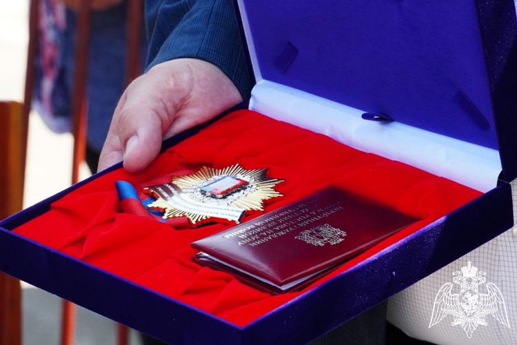 Персональный парад для ветерана Великой Отечественной войны организовали росгвардейцы в Ростове-на-Дону