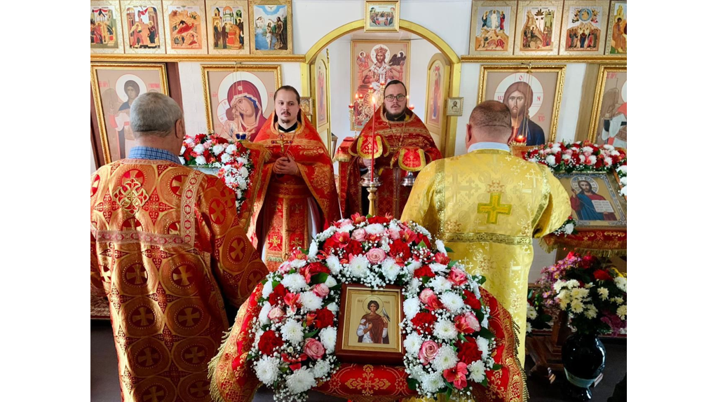 В брянском поселке Клюковники прошла первая Божественная литургия