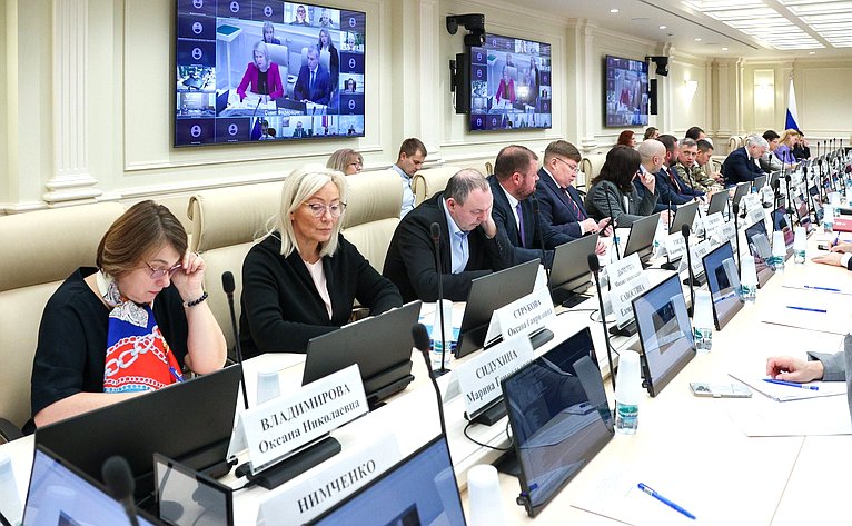 Круглый стол Комитета СФ по экономической политике совместно с Комитетом СФ по социальной политике «О реабилитации и абилитации инвалидов, в том числе из числа участников специальной военной операции, в целях их возвращения к трудовой деятельности»