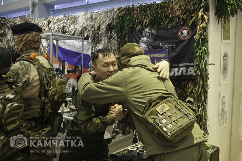 Камчатка объединилась ради Победы! (фоторепортаж). Фотография 35 Камчатка объединилась ради Победы! (фоторепортаж). Фото: «Камчатка Сегодня» \ Игорь Сафончик. Фотография 35