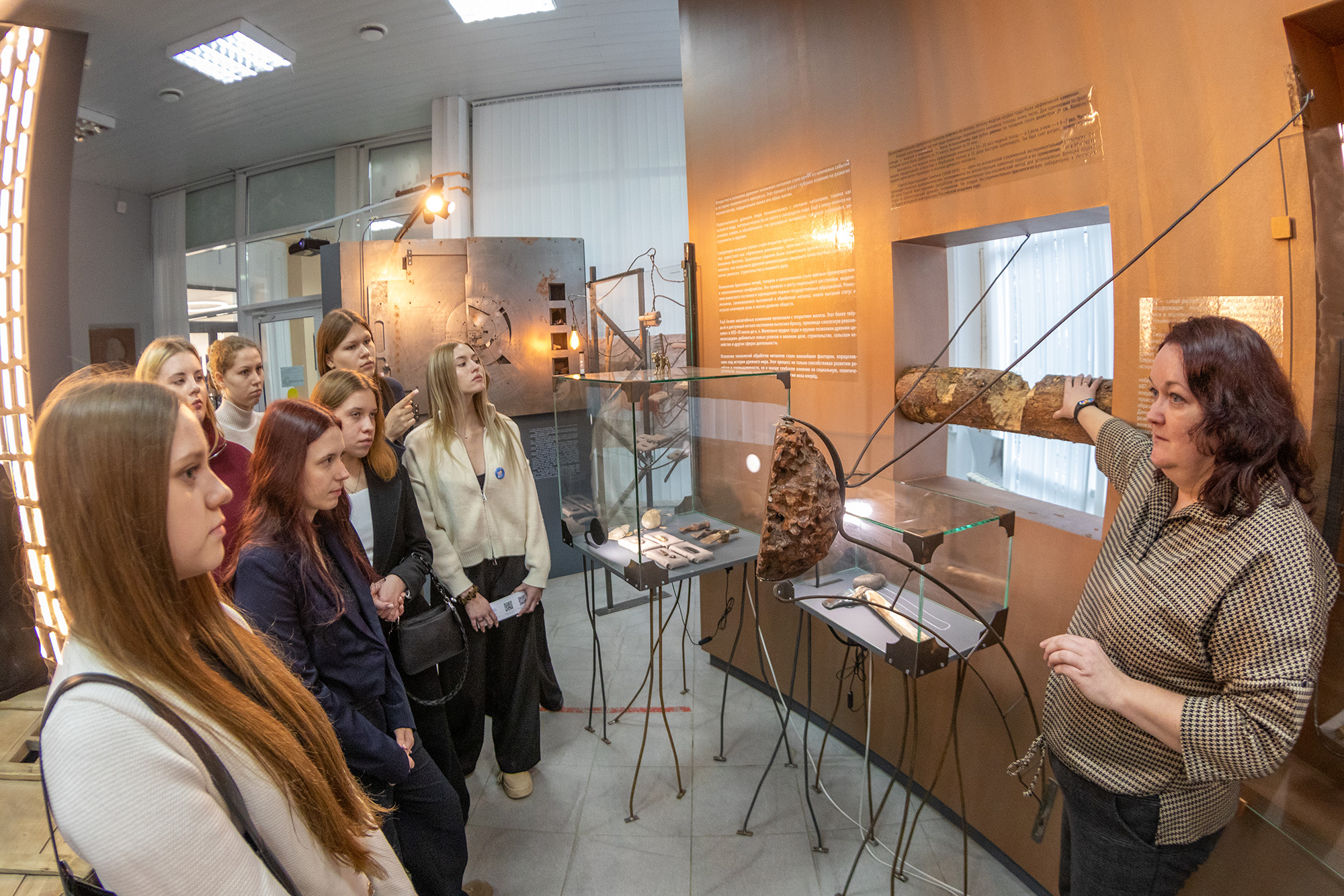 25 1118 ННГУ Школьная экскурсия 32 