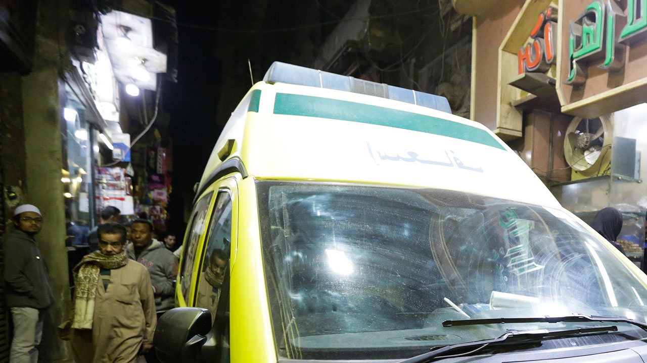 По меньшей мере 21 человек погиб в результате падения автобуса в канал в Египте