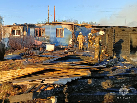 Жилые дома горели вечером 22 мая в Верхнекетском районе Томской области