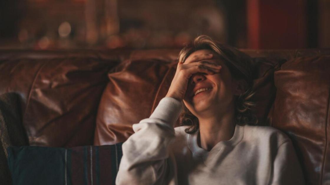 Смеяться во сне: как толковать сны, в которых вам весело | Lifestyle |  Селдон Новости