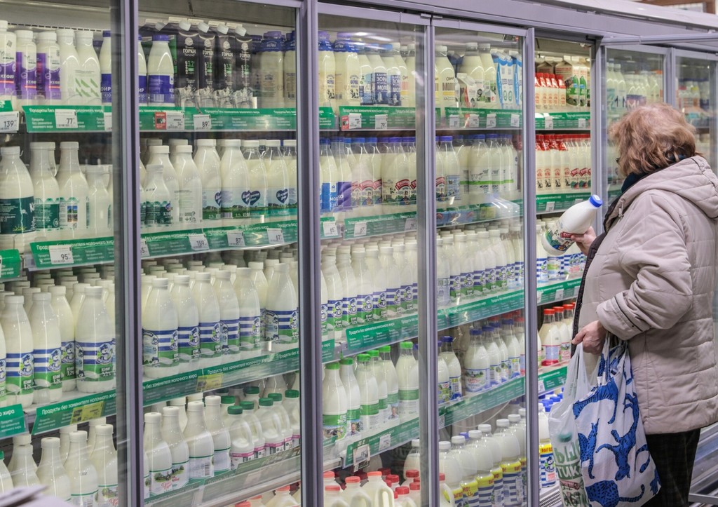 Молокозавод мирный якутия. Молочная продукция клинского предприятия. Продукция олония карелия. Ассортимент молочной продукции. Молочная продукция фирмы.