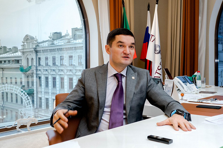 Ирек Миннахметов добился 100-процентного охвата продукцией всех регионов России, и в итоге в 2015 году «Татспиртпром» стал лидером по производству водки в России