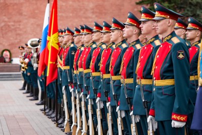 Андрей Воробьев с сыновьями почтил память героев Великой Отечественной войны