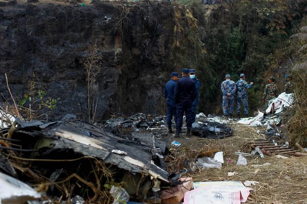 На месте авиакатастрофы в Непале