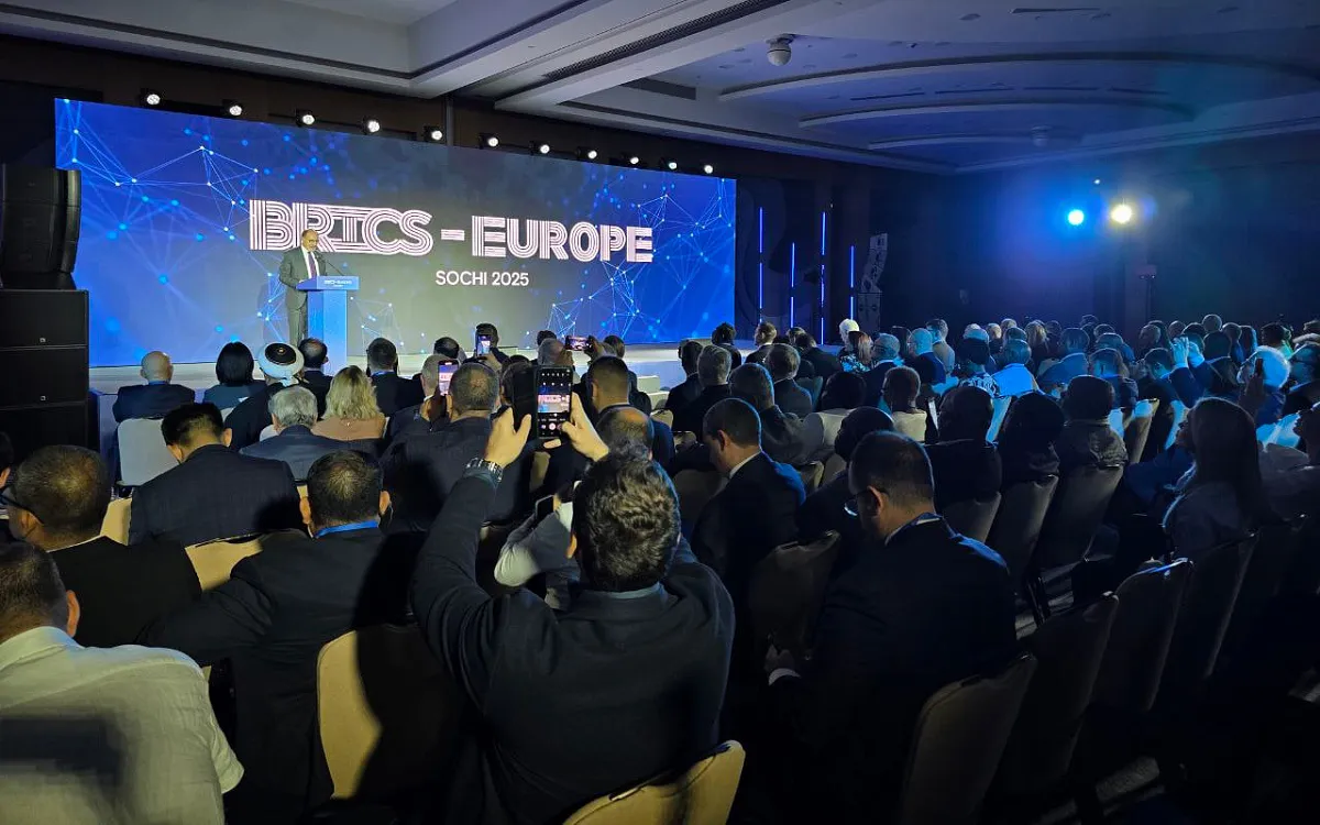 Внуки Де Голя и Громыко выступили в Сочи на симпозиуме с членами Европарламента