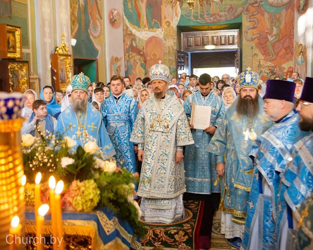 В праздник Рождества Пресвятой Богородицы Патриарший экзарх всея Беларуси совершил Литургию в Рождество-Богородичном монастыре в Гродно