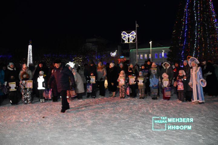 В Мензелинске чествовали юные таланты и их наставников