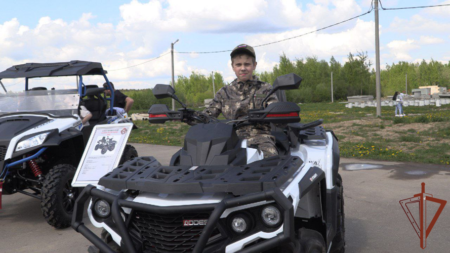 Спецназовцы Росгвардии исполнили мечту 12-летнего мальчика из Подмосковья (видео)