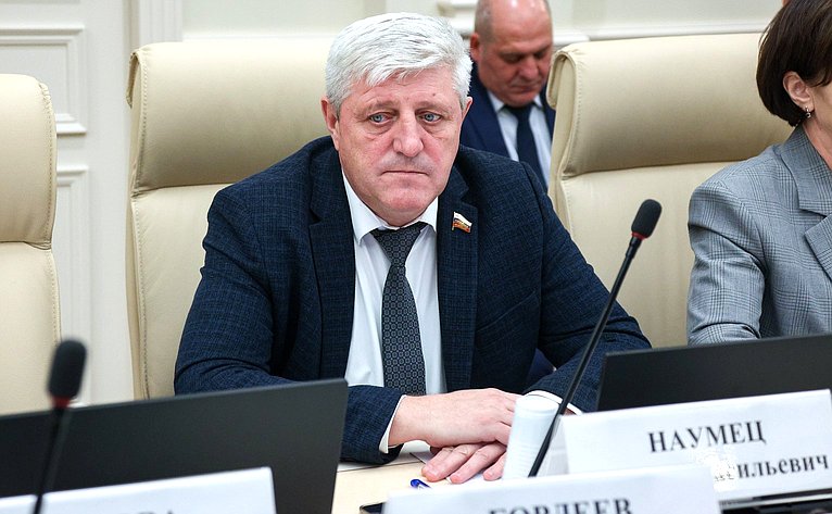 Алексей Наумец